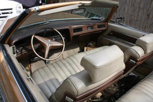 Cadillac Eldorado z 1971 roku w kolekcji Old Timers Garage